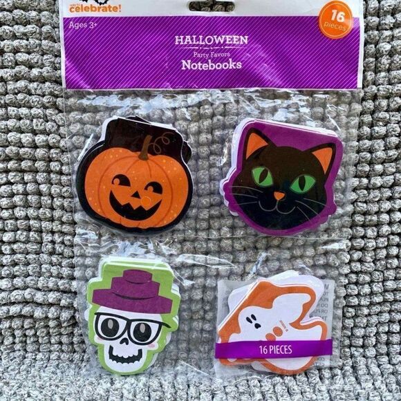 Halloween Party Favors  NWT - Picture 1 of 3